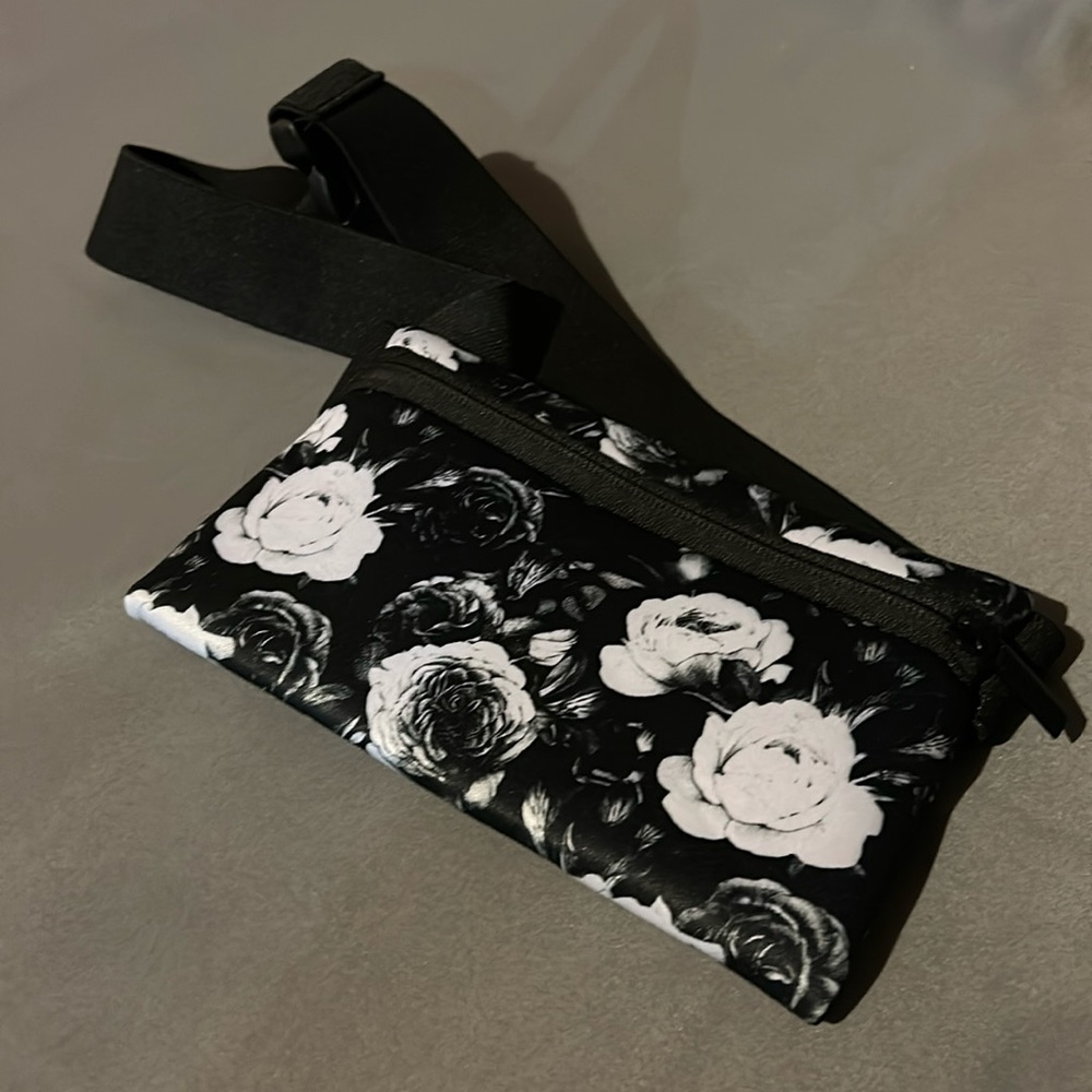 NWOT Black with white roses flat fanny pouch/belt bag